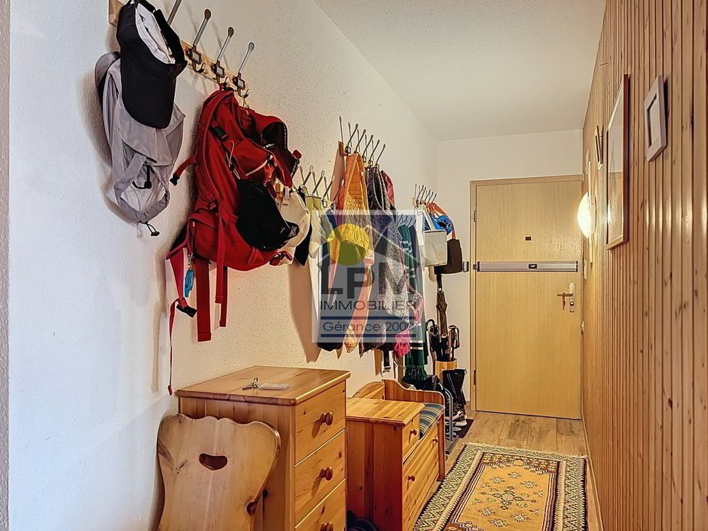 3 rooms Apartment to buy in Leysin - image 1/13