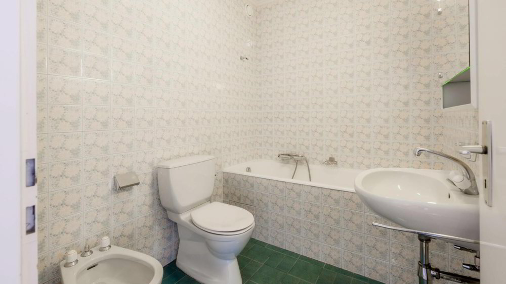5.5 rooms Apartment to buy in Geneva - image 1/18