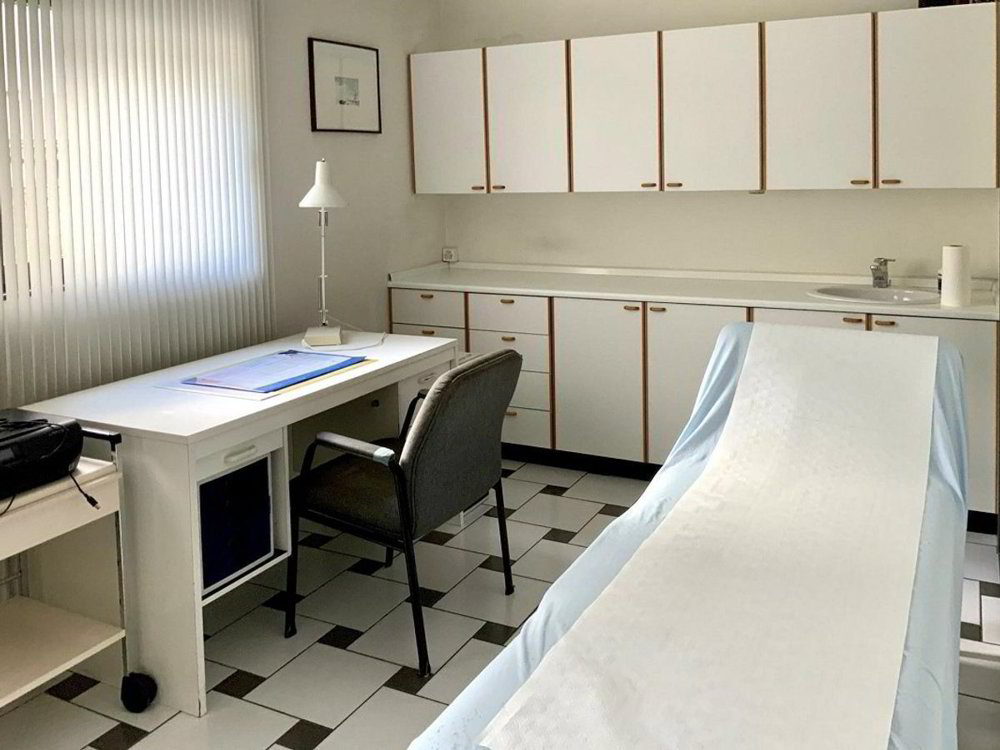 Bureau & Commerce 7 pièces à louer à Faido - image 1/9