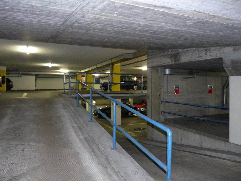 null rooms Car park, garage for rent in Langenthal - image 1/5