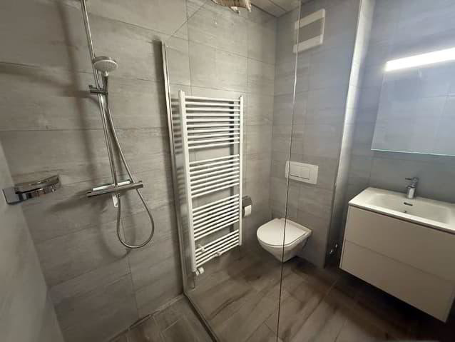 4 rooms Apartment to buy in Cressier NE - image 1/8