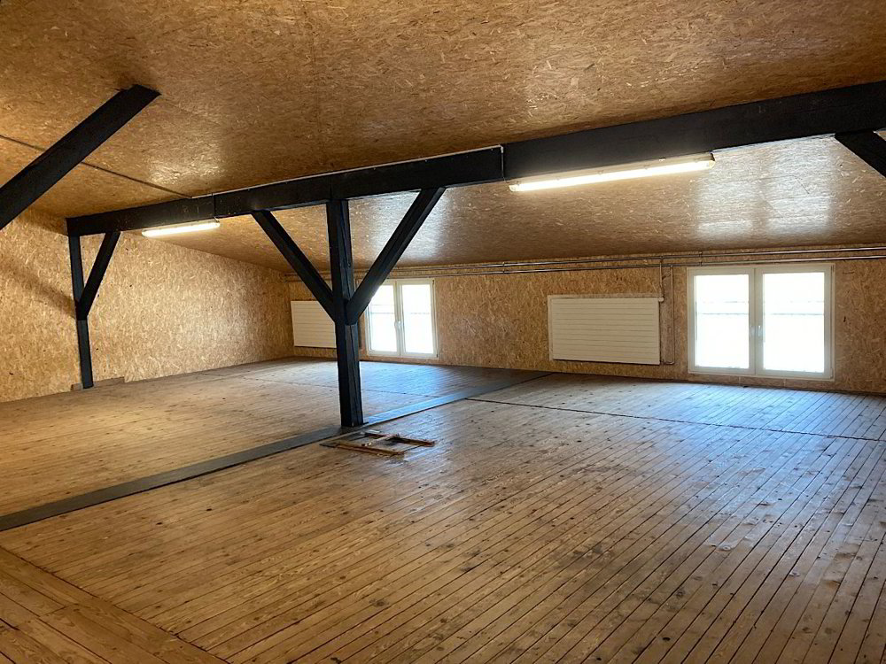 null rooms Office & Commercial for rent in Malters - image 1/4