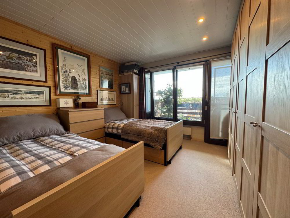 2 rooms Apartment to buy in Crans-Montana - image 1/13