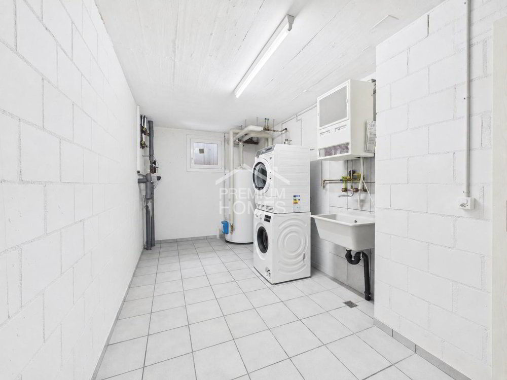 6 rooms House to buy in Schübelbach - image 1/13