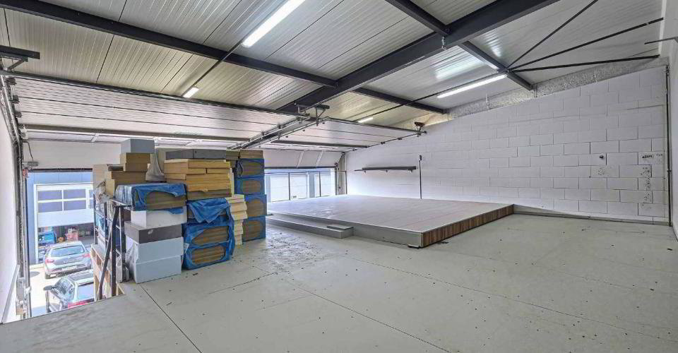 À louer – Double box avec mezzanine et espace extérieur privatif - Ansicht 5