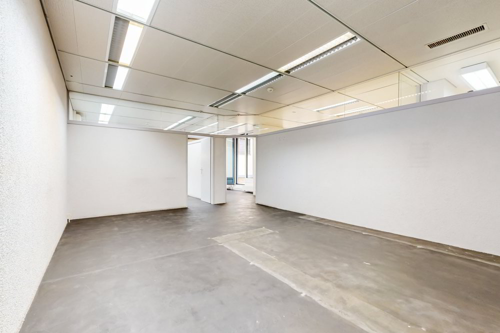 Surface commerciale au rez-de-chaussée d'un immeuble administratif - Ansicht 3