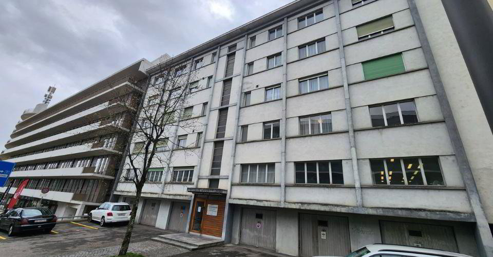 null rooms Office & Commercial for rent in Nyon - image 1/7