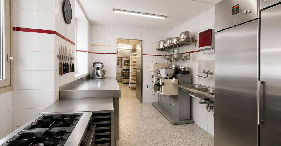 null rooms Office & Commercial for rent in Couvet - image 1/9