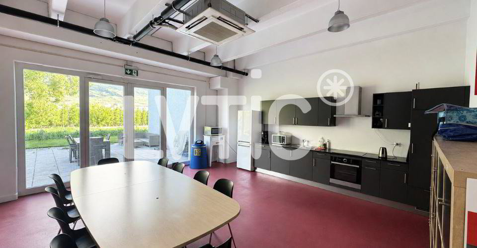 Bureaux, laboratoire, showroom de 620 m² div. à louer à Sierre - Mehr