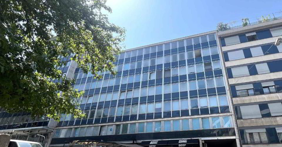 null rooms Office & Commercial for rent in Geneva - image 1/13