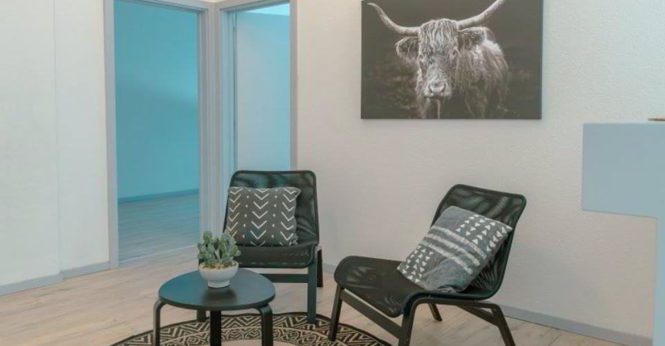00183 - BUREAUX DE STANDING - Surface d'env. 130 m² au rez-supérieur - Rue du Grenier 18 - La Chaux-de-Fonds - Ansicht 3