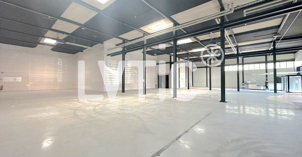Halle industrielle de 1010 m² à louer à Villeneuve - Ansicht 3