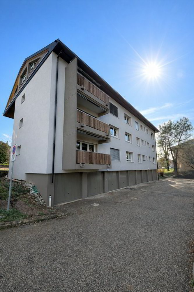 null rooms Car park, garage for rent in St-Sulpice VD - image 1/1