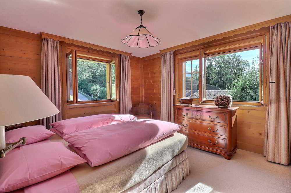 3 rooms Apartment to buy in Château-d'Oex - image 1/4