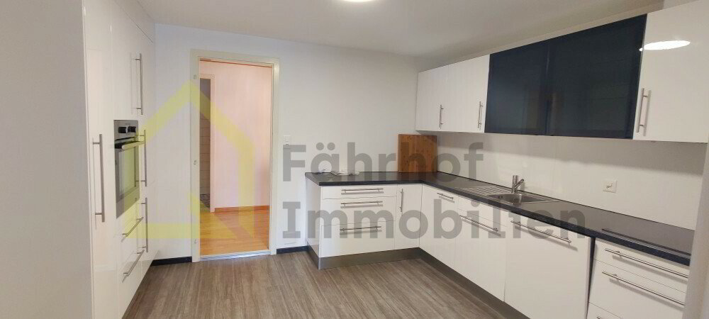 Casa di 12 locali in vendita a Welschenrohr - immagine 1/13