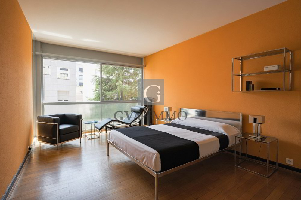 9 rooms Apartment to buy in Genève - image 1/6