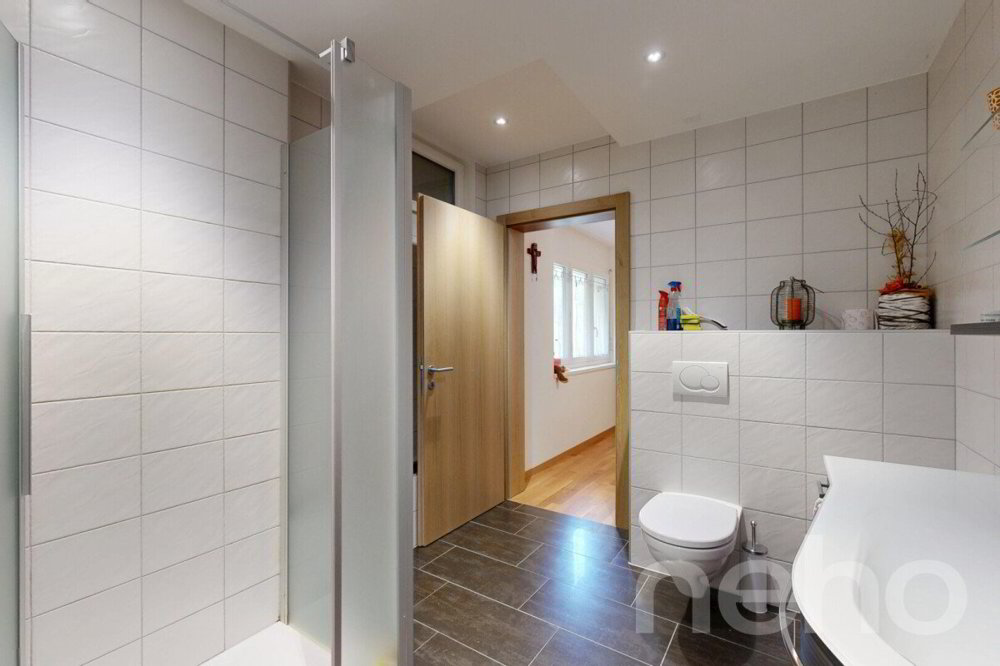 Maison 7.5 pièces à acheter à Mase - image 1/12