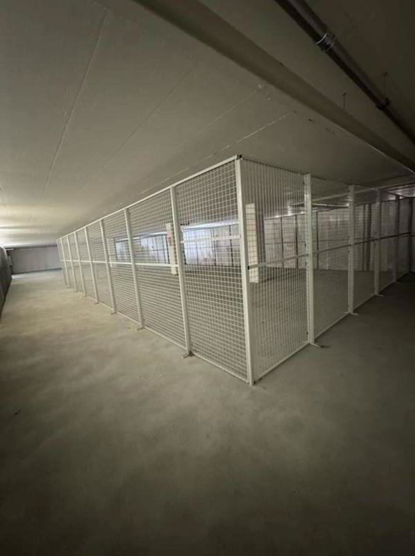 null rooms Office & Commercial for rent in Niederhasli - image 1/2