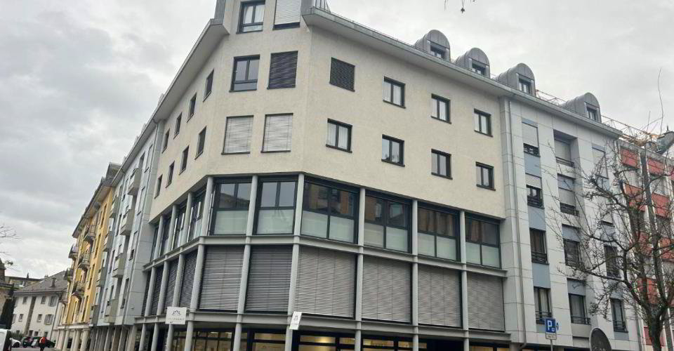 null rooms Office & Commercial for rent in Nyon - image 1/9