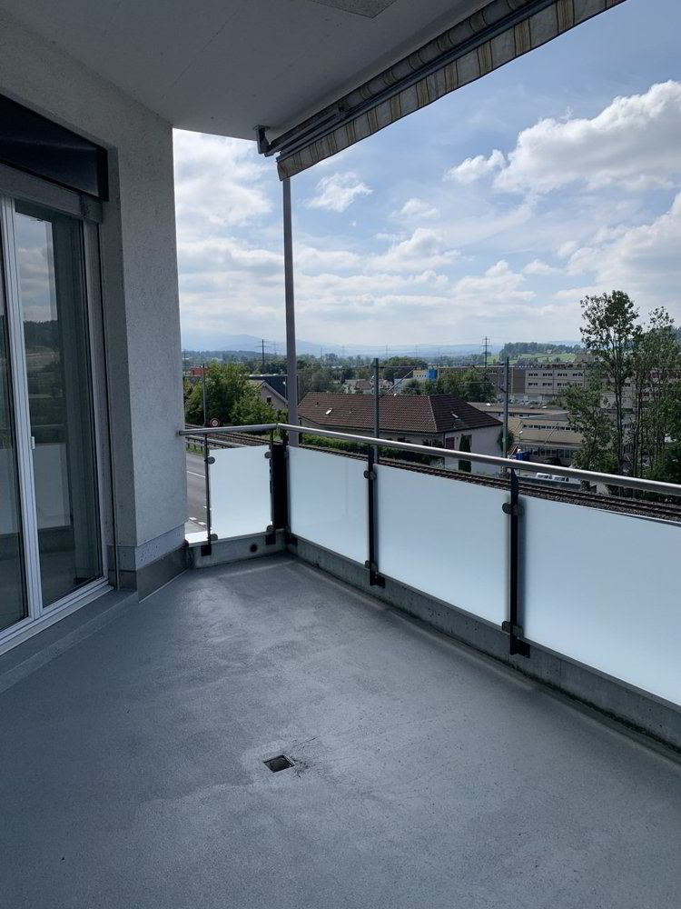 Appartement null pièces à louer à Gisikon - image 1/7