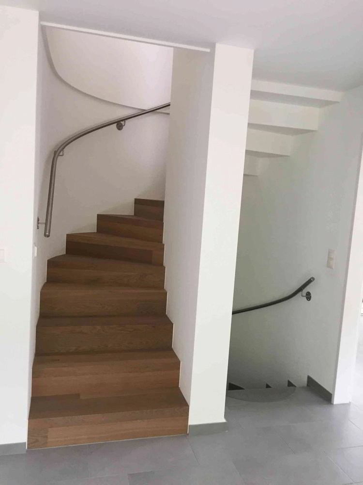 Maison 8.5 pièces à acheter à Reinach BL - image 1/9