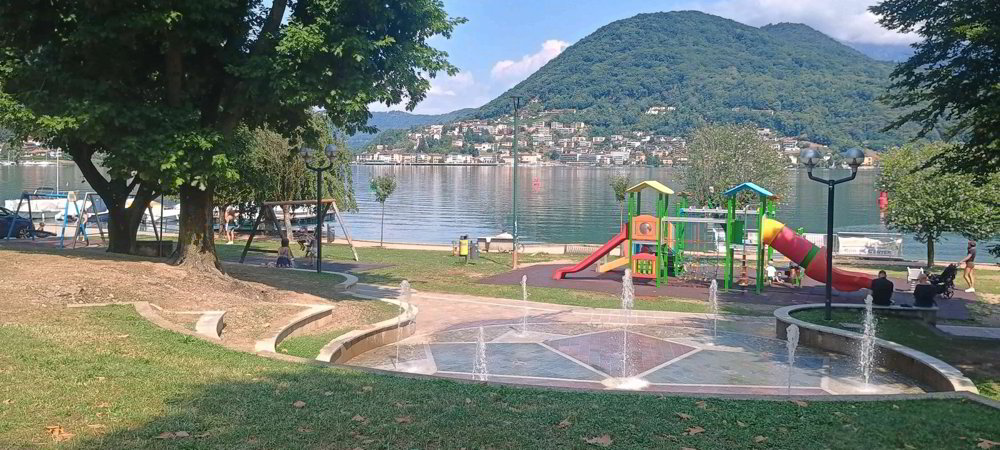 5.5 rooms House to buy in Ponte Tresa - image 1/13