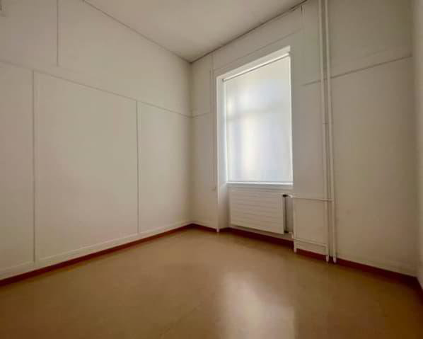 null rooms Office & Commercial to buy in Le Locle - image 1/13