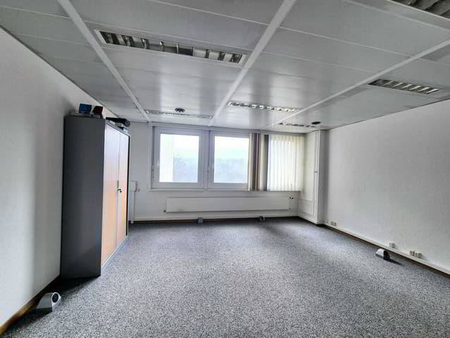Ufficio & Commercio di null locali in affitto a Fribourg - immagine 1/4