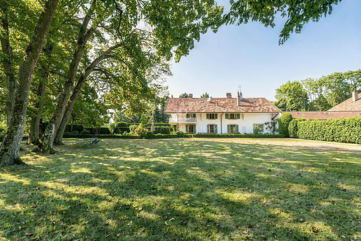 Maison 9 pièces à acheter à Puplinge - image 1/12