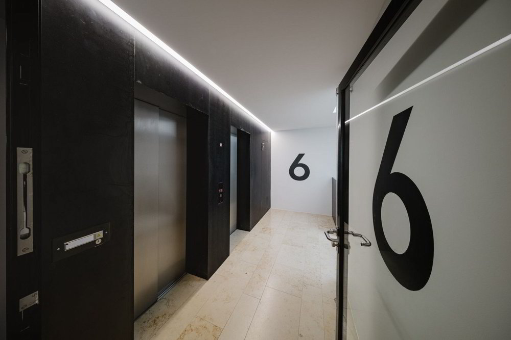 null rooms Office & Commercial for rent in Saint-Gall - image 1/13