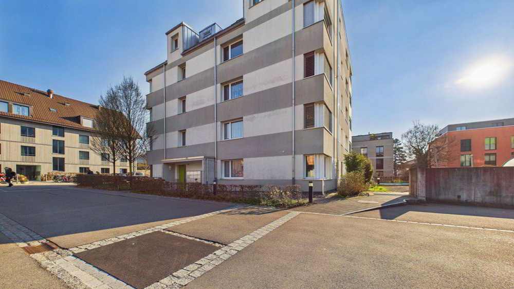 3.5 rooms Apartment to buy in Nänikon - image 1/13