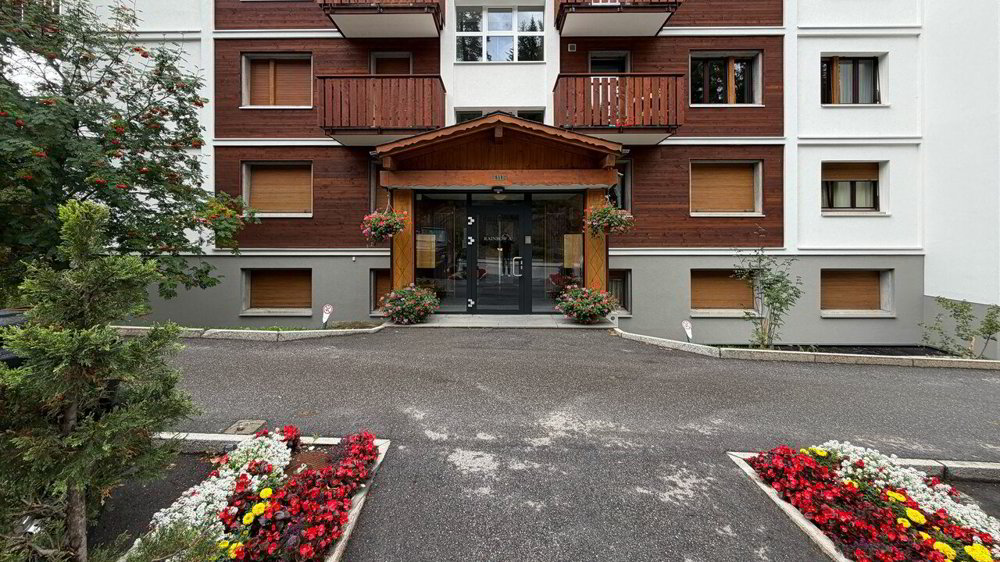 3 rooms Apartment to buy in Crans-Montana - image 1/9