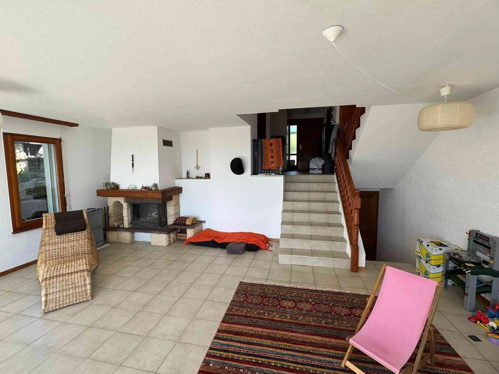 Maison 4.5 pièces à louer à Enges - image 1/13
