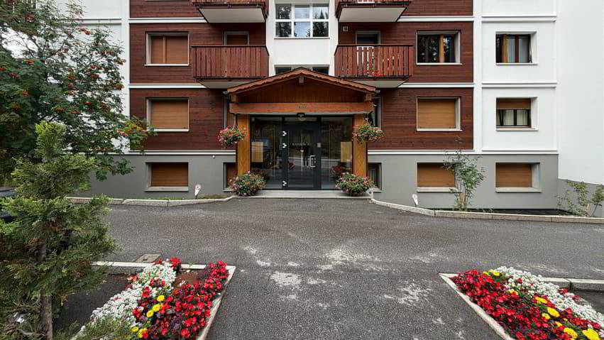 3 rooms Apartment to buy in Crans-Montana - image 1/9