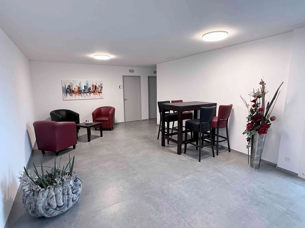 Ufficio & Commercio di 1 locali in affitto a Schindellegi - immagine 1/4