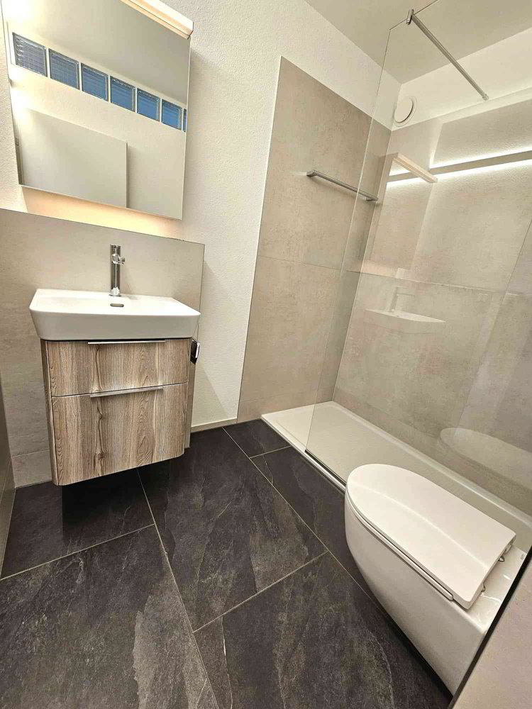 1 rooms Office & Commercial for rent in Zürich - image 1/4