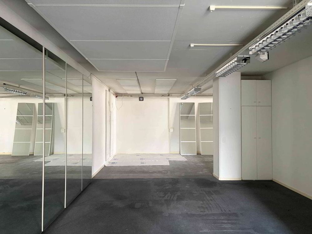 1 rooms Office & Commercial for rent in Zürich - image 1/5