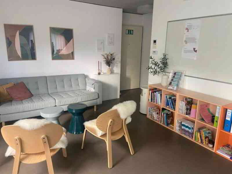 1 rooms Office & Commercial for rent in Thalwil - image 1/4