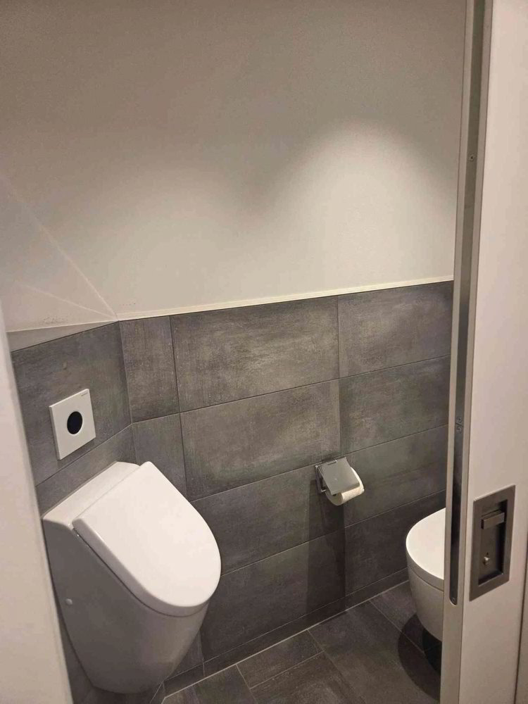 3.5 rooms Office & Commercial for rent in Volketswil - image 1/6