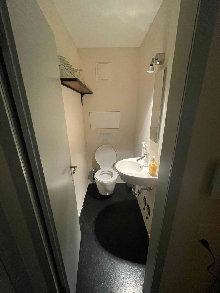 1 rooms Office & Commercial for rent in Zurich - image 1/4
