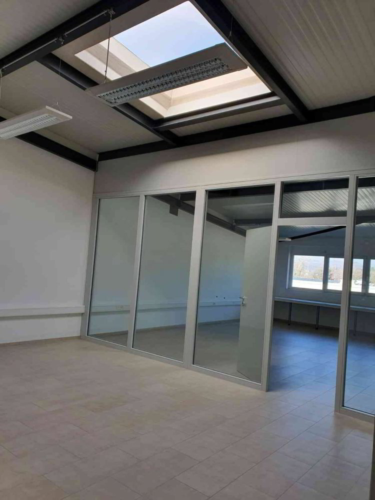 Local Commercial de 67 m² Lumineux avec 2 places de parc extérieur - Ansicht 4