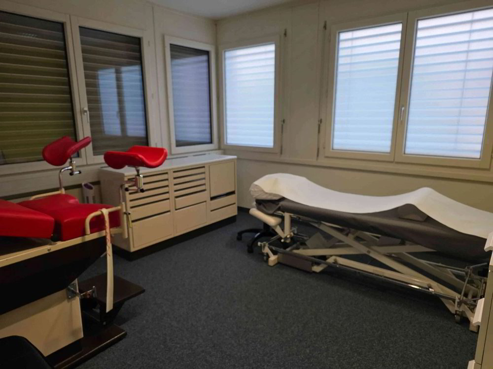 5.5 rooms Office & Commercial for rent in Schlieren - image 1/6