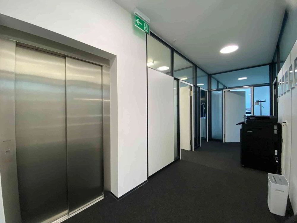 5 rooms Office & Commercial for rent in Susten - image 1/5