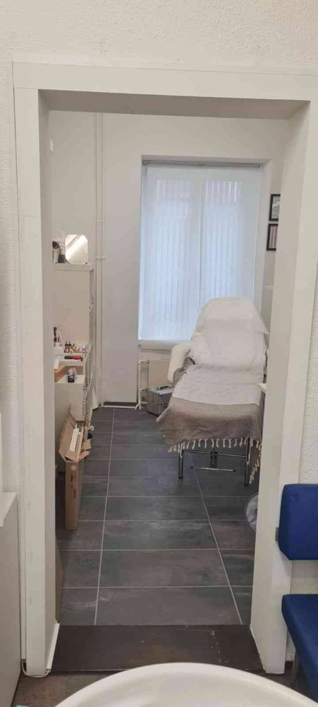 2 rooms Office & Commercial for rent in Zürich - image 1/5