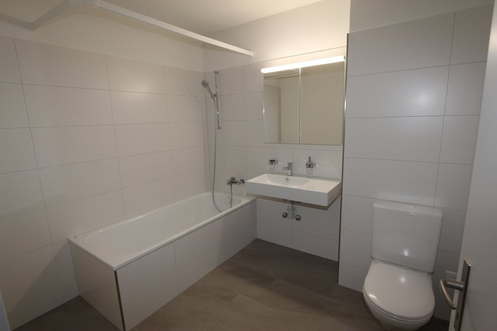 5 Zimmer Wohnung zu vermieten in Rorbas - Bild 1/13