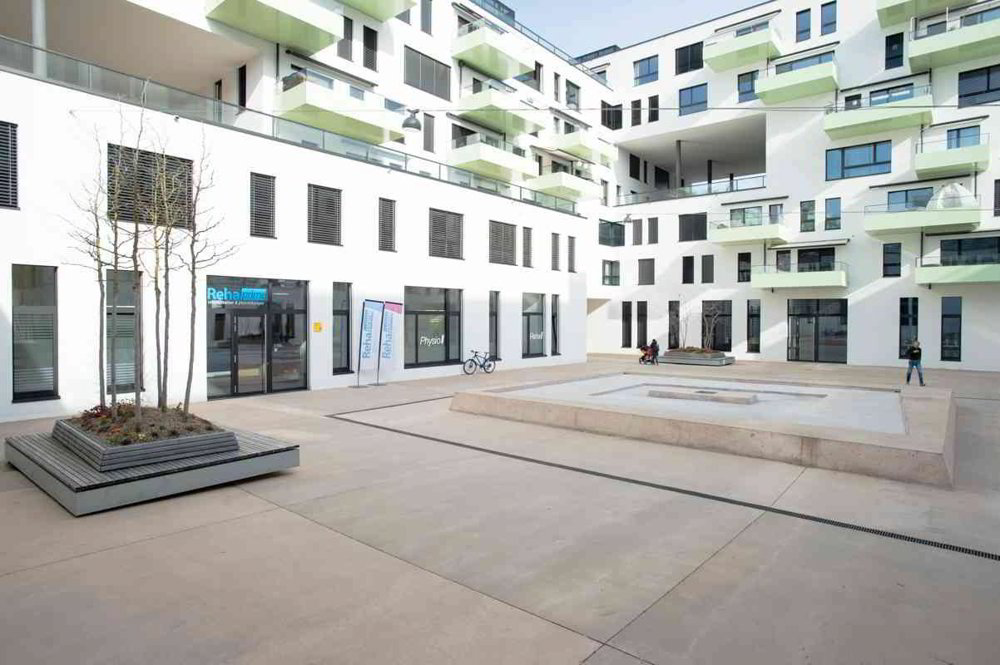 6 rooms Office & Commercial for rent in Opfikon - image 1/2