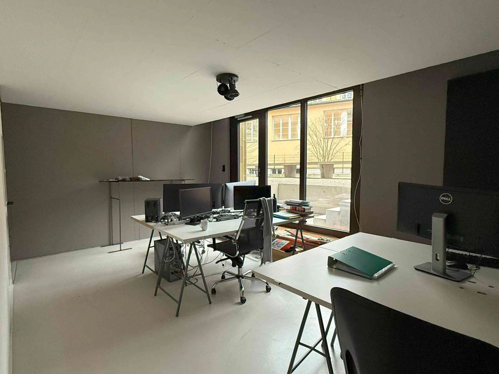 1-2 Arbeitsplätze in Open Creative Shared-Space mit 5m Raumhöhe - Mehr