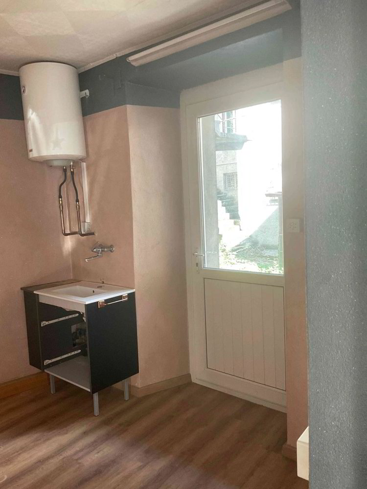 Ufficio & Commercio di 3 locali in affitto a Campocologno - immagine 1/8