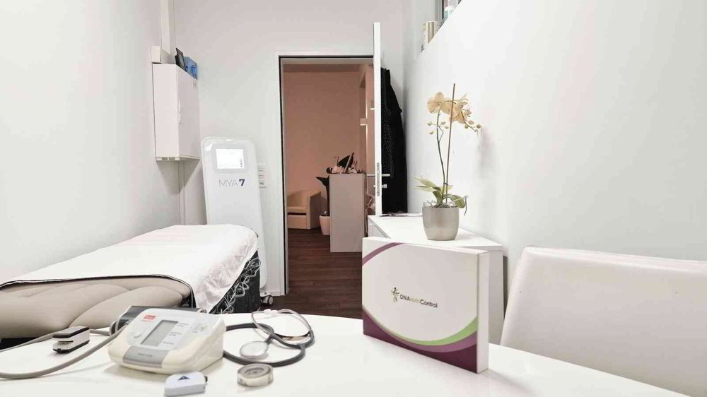 2 rooms Office & Commercial for rent in Zürich - image 1/3