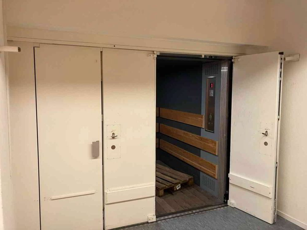 1 rooms Office & Commercial for rent in Zürich - image 1/8